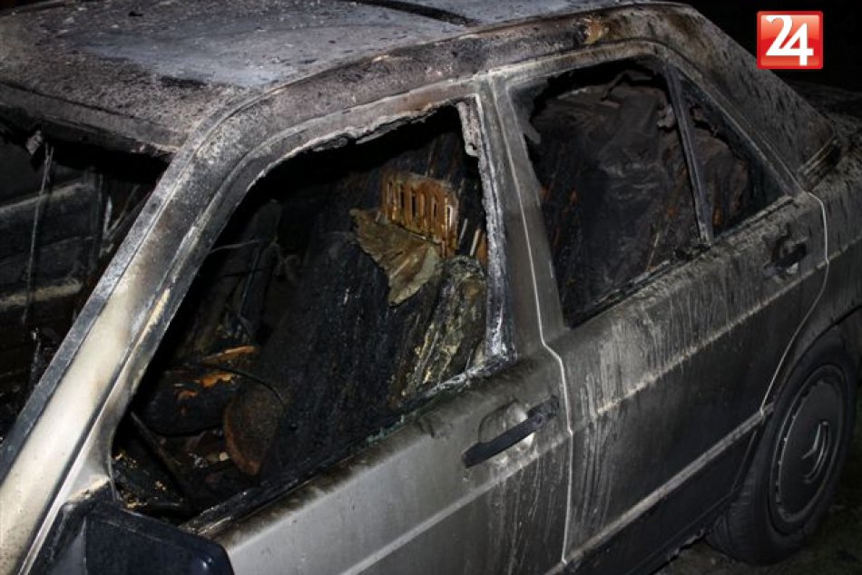 Ilustračný obrázok k článku Rozruch v Spišskej: Najskôr horeli dve autá a to ešte nebolo všetko!